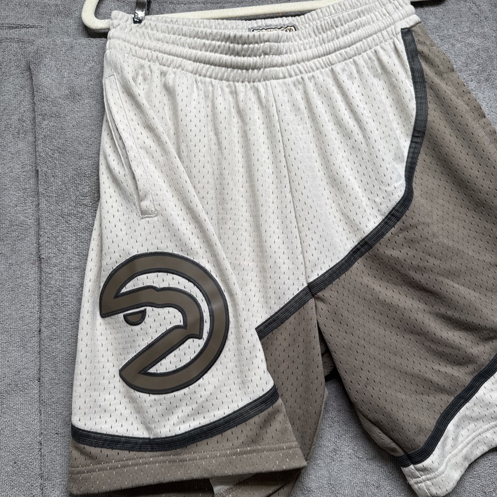 Mitchell & Ness Swingman Atlanta Hawks Shorts Medium Beige Brown Mesh‎